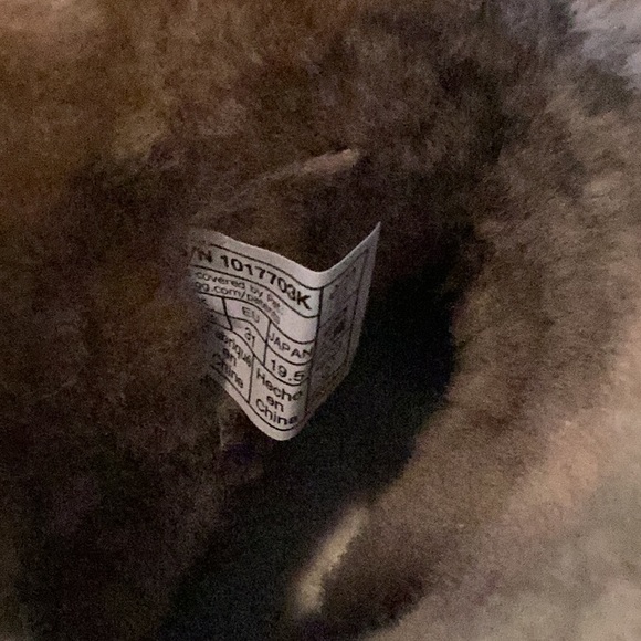 Ugg Kids Classic Mini Boot - Picture 5 of 7